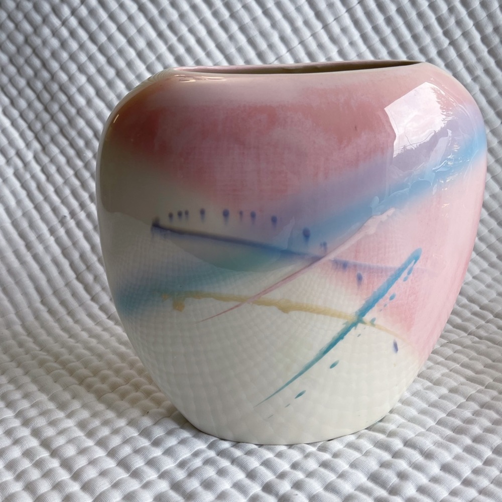 Vintage Neilson’s Extraordinary Ceramics vase made in California